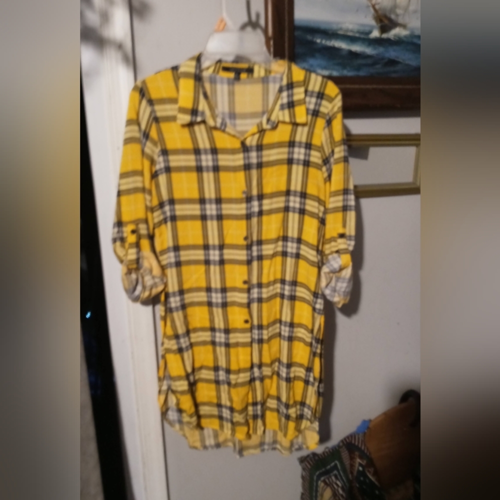 New Look Large Button-Up Blouse - Picture 5 of 6